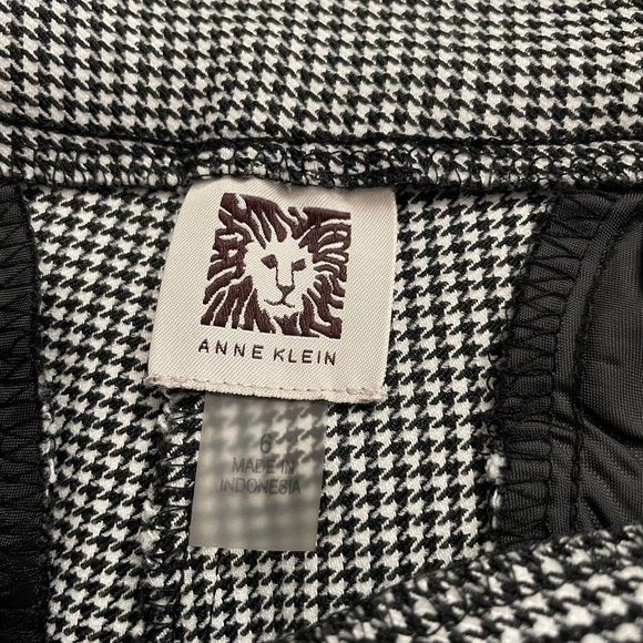 Size 6 Anne Klein pants - Picture 3 of 5